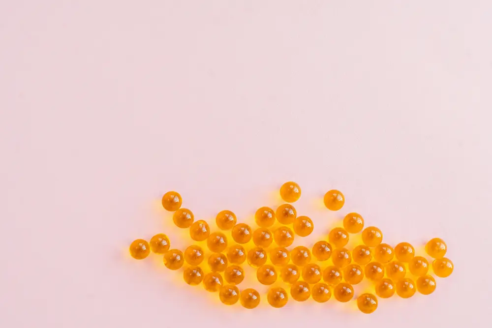 Astaxanthin supplement market intelligence report 2026 showing molecular structure and health benefits
