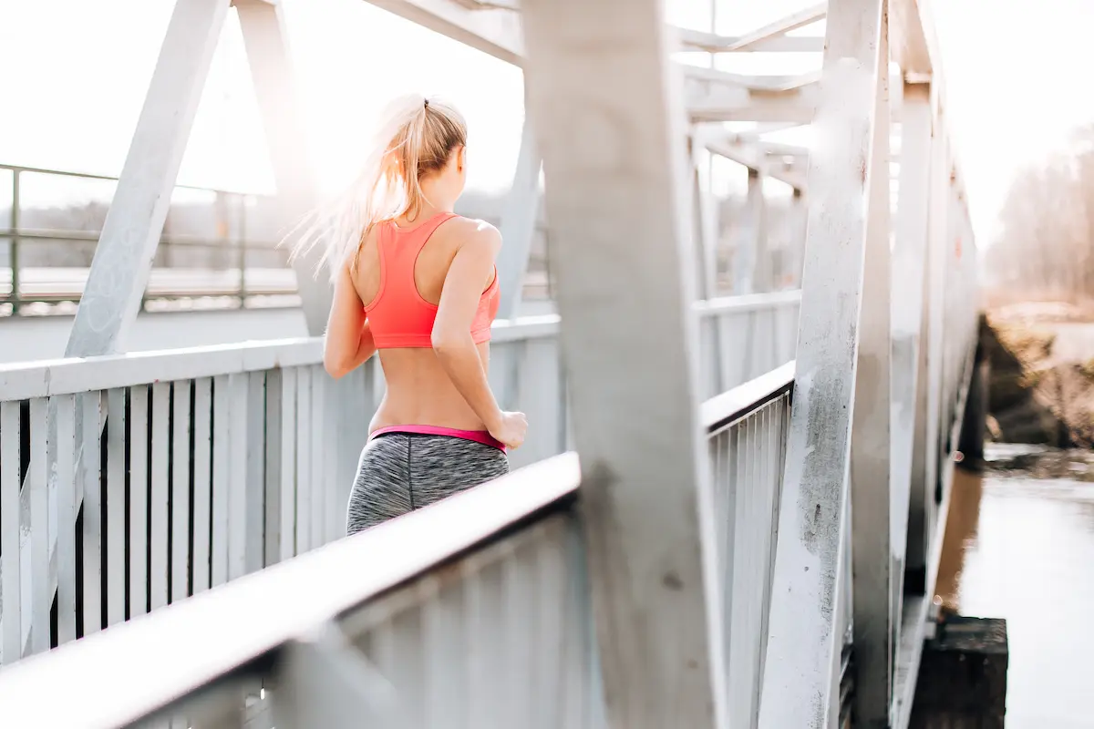 Fixed-cost rule: rent at 15% of revenue and payroll at 40% — the two numbers that decide gym survival